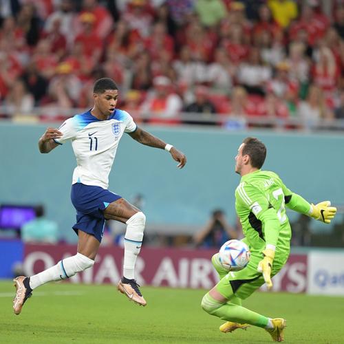 明显劣势 明显劣势